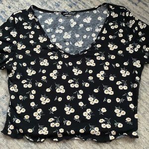 SHEIN cropped v neck top!! never worn